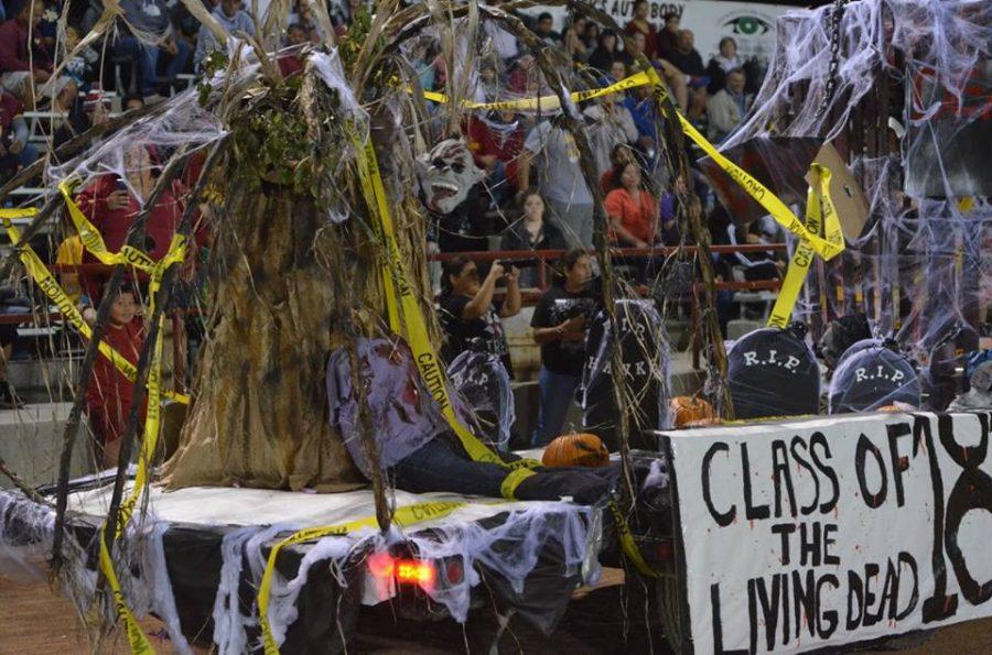 Behind+the+Scenes+of+Homecoming+Floats
