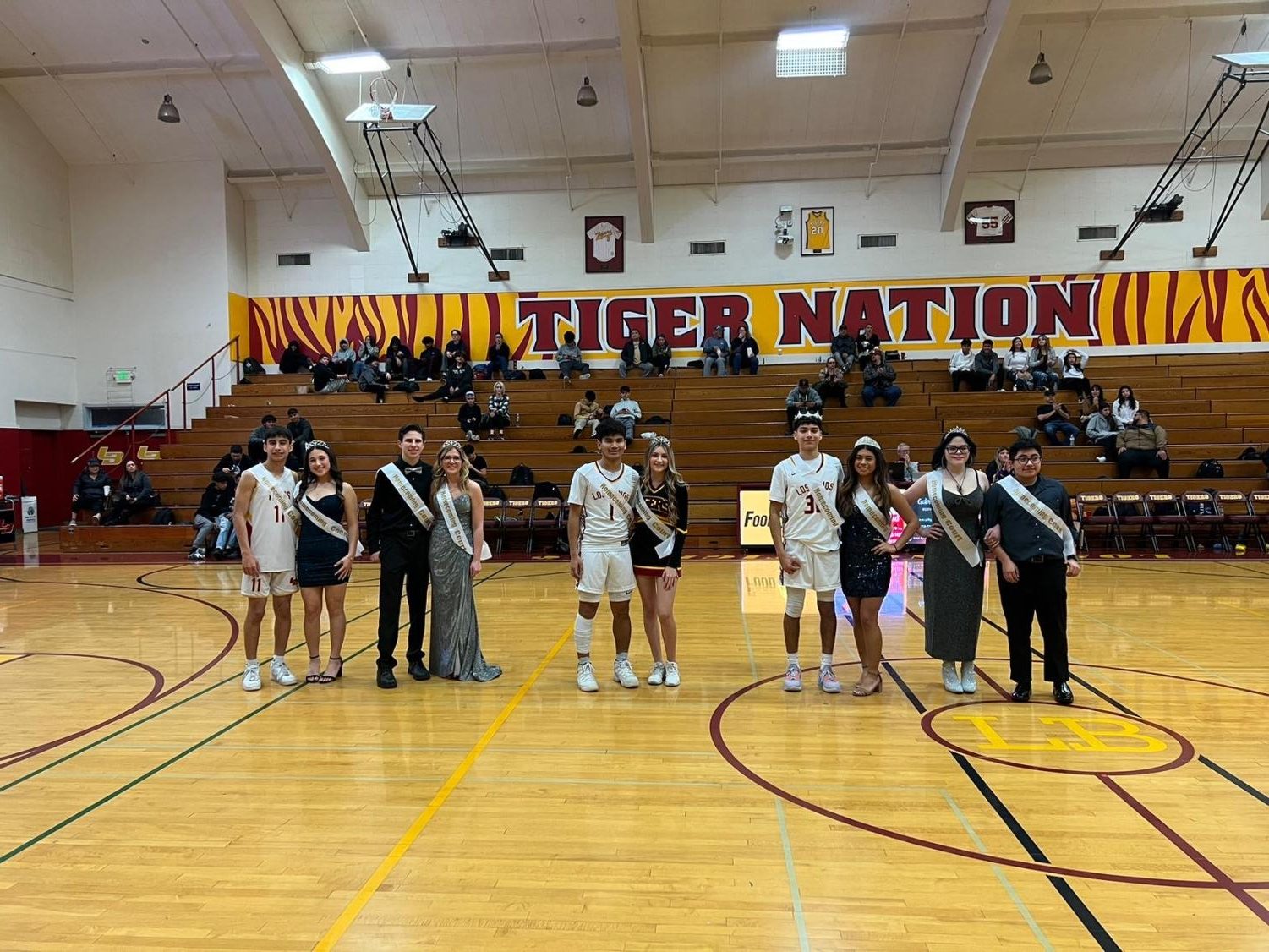 Winter homecoming crowns seniors – PawPrint