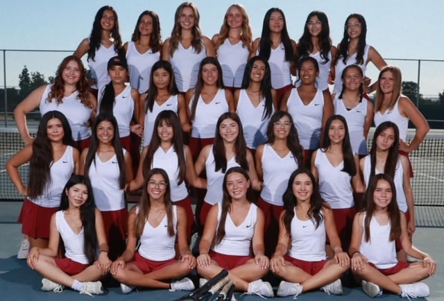 The 2024-2025 Los Banos girls tennis team!