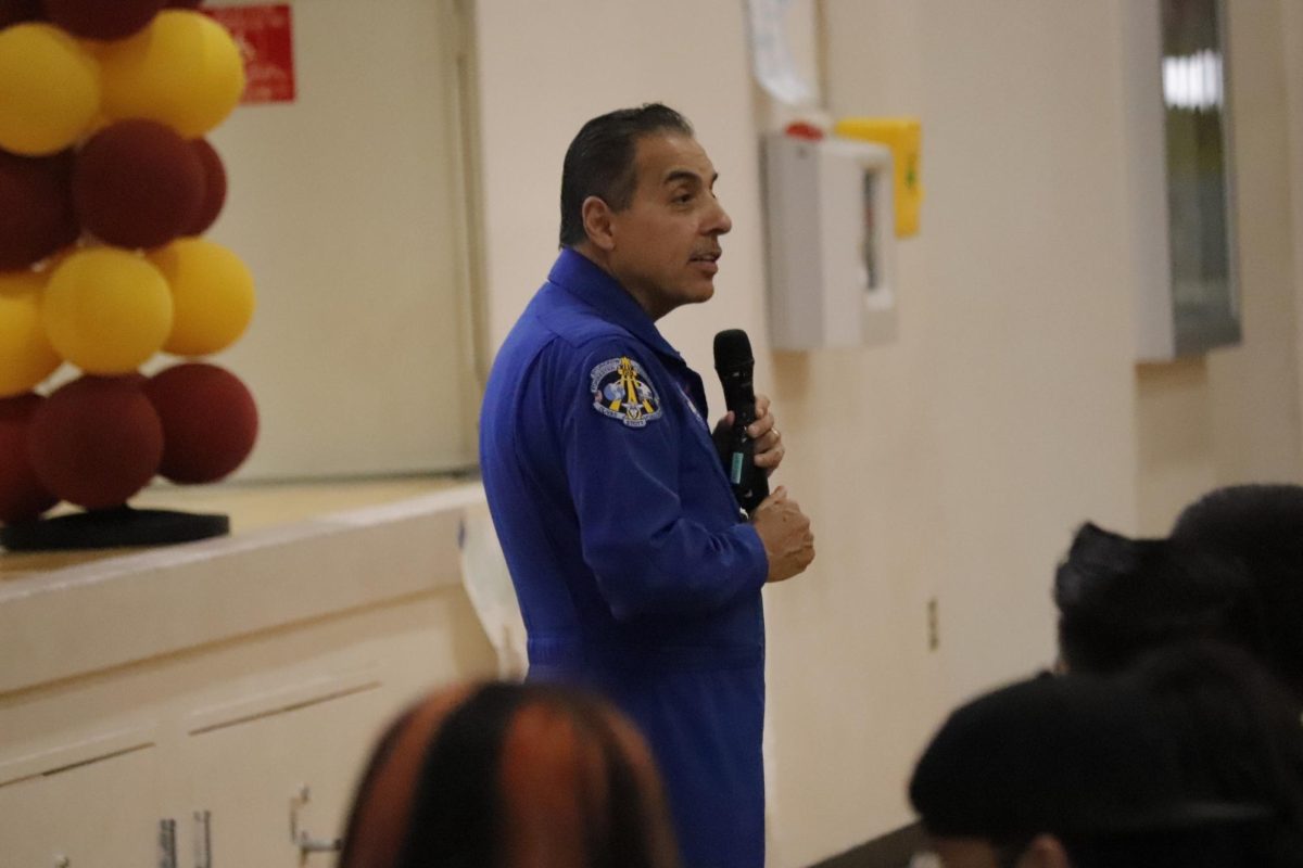 Guest speaker, José Hernández shares his dream