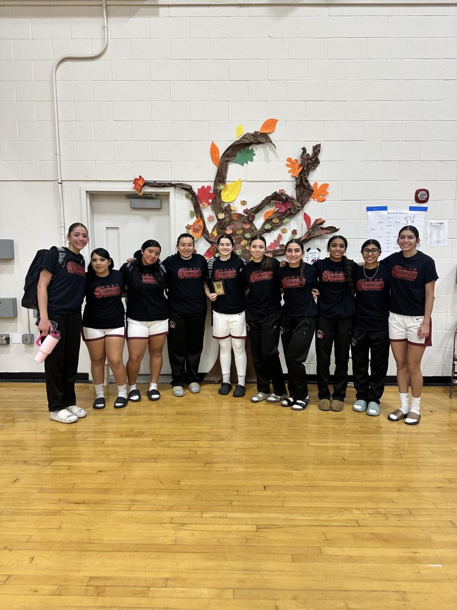  Varsity Basketball Girls ready for Val Lugo Tourney.