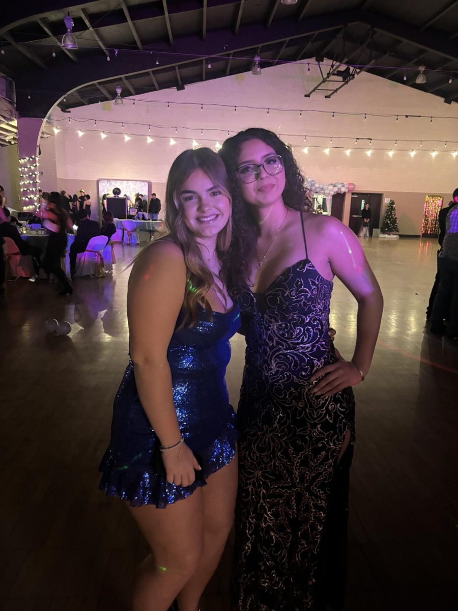 Nicole Curutchague (12), Zitlali Olivares (12)