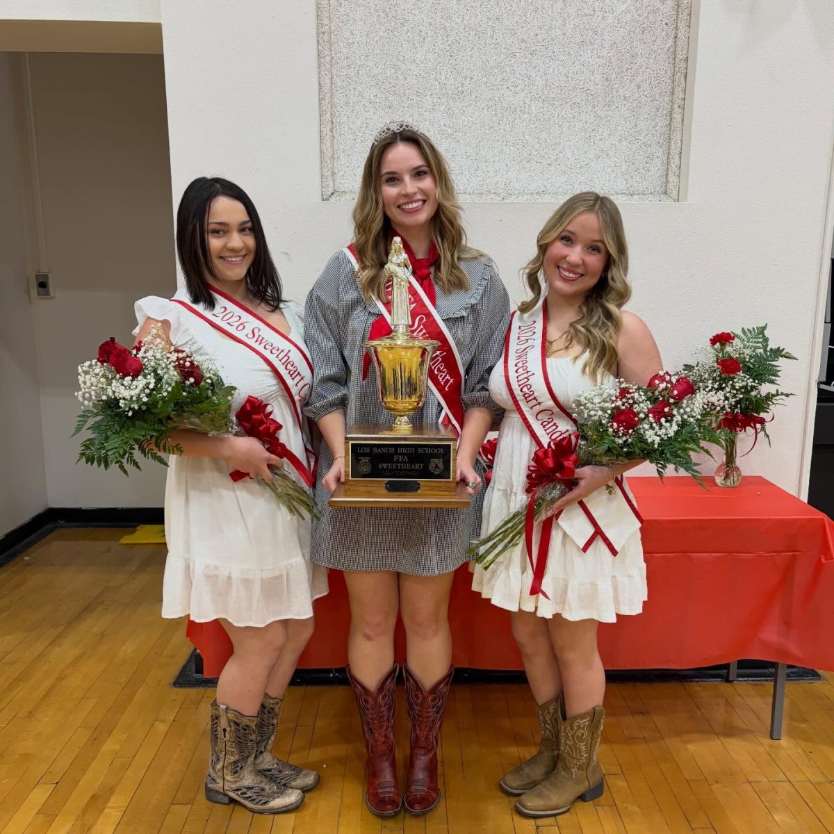 Senior Zoey Wooten is crowned FFA Sweetheart at the banquet to honor the candidates.